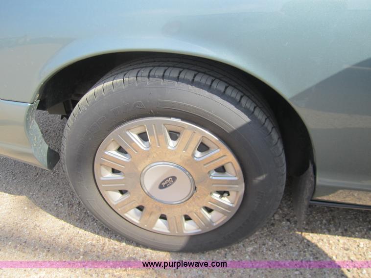 image for item 2965 2005 Ford Crown Victoria Police Interceptor