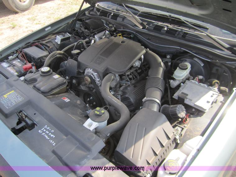 image for item 2965 2005 Ford Crown Victoria Police Interceptor