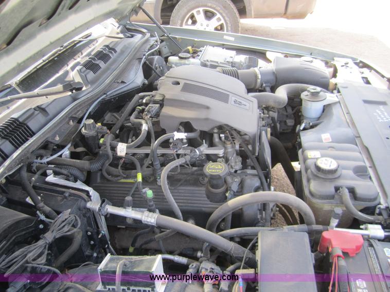 image for item 2965 2005 Ford Crown Victoria Police Interceptor