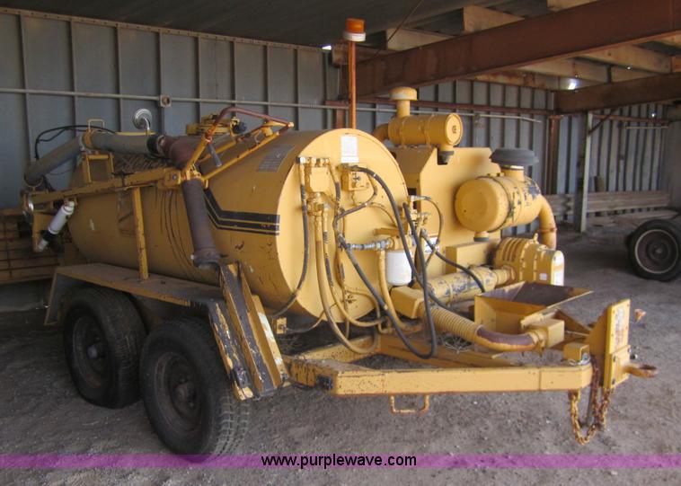 image for item 2966 Rosco RA-200 pothole machine