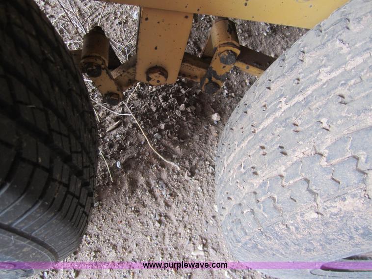 image for item 2966 Rosco RA-200 pothole machine