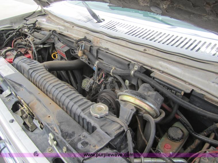 image for item 2974 1990 Ford E350 ambulance