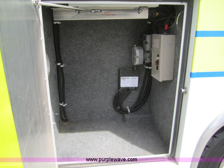 image for item 2974 1990 Ford E350 ambulance