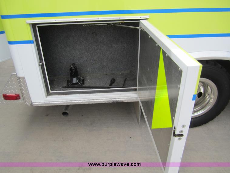 image for item 2974 1990 Ford E350 ambulance