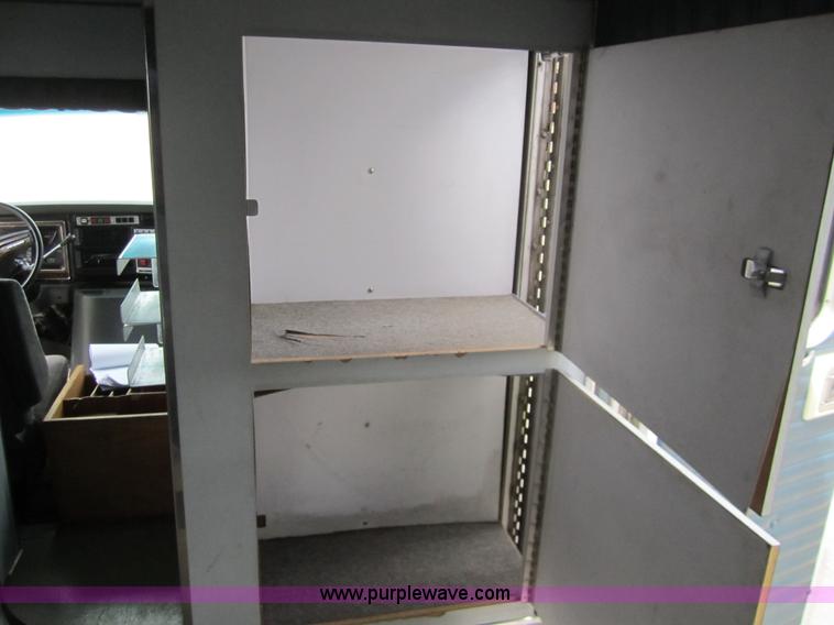 image for item 2974 1990 Ford E350 ambulance