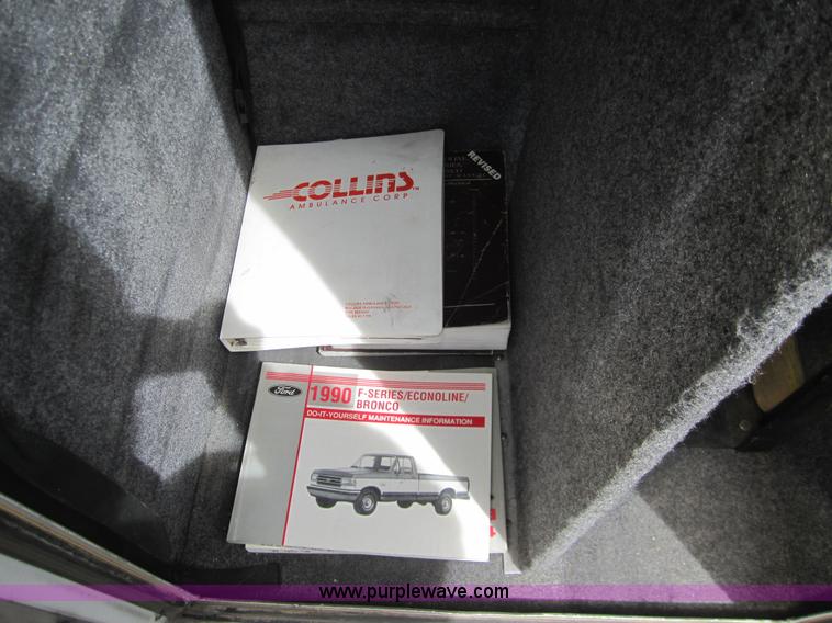 image for item 2974 1990 Ford E350 ambulance