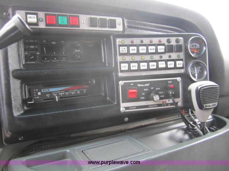 image for item 2974 1990 Ford E350 ambulance