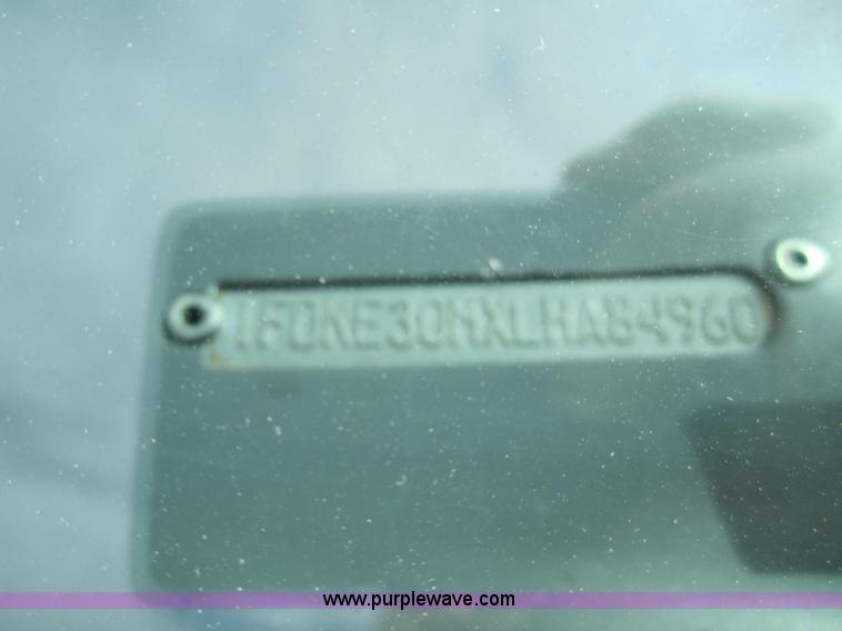 image for item 2974 1990 Ford E350 ambulance