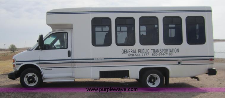 image for item 2982 2001 Chevrolet Express G3500 transit bus