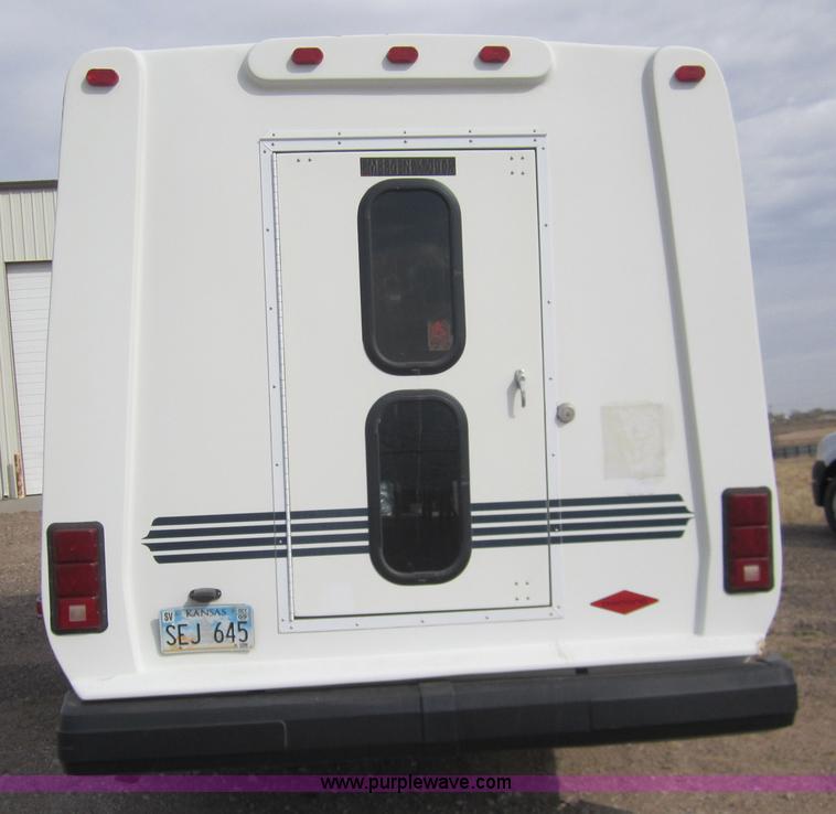 image for item 2982 2001 Chevrolet Express G3500 transit bus