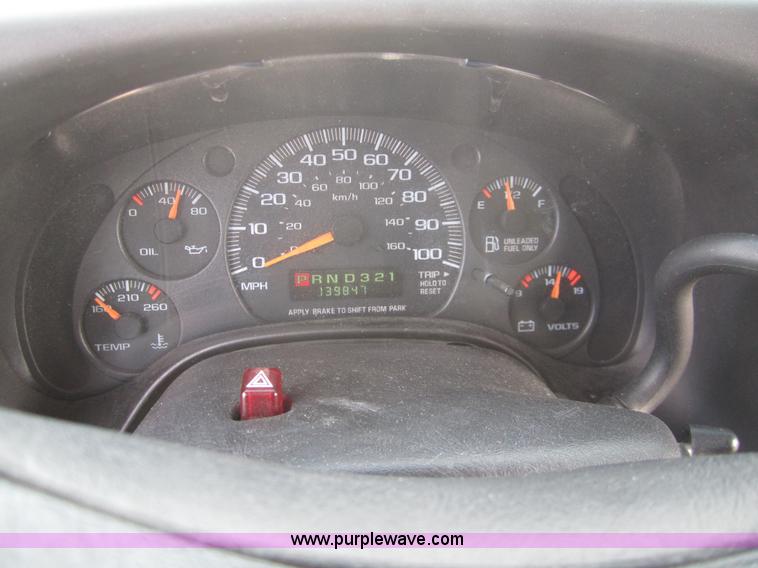 image for item 2982 2001 Chevrolet Express G3500 transit bus