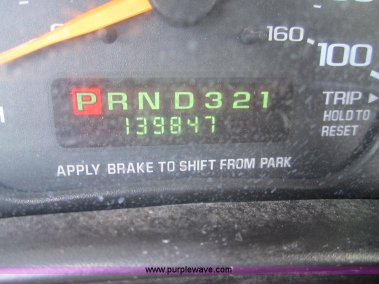 image for item 2982 2001 Chevrolet Express G3500 transit bus