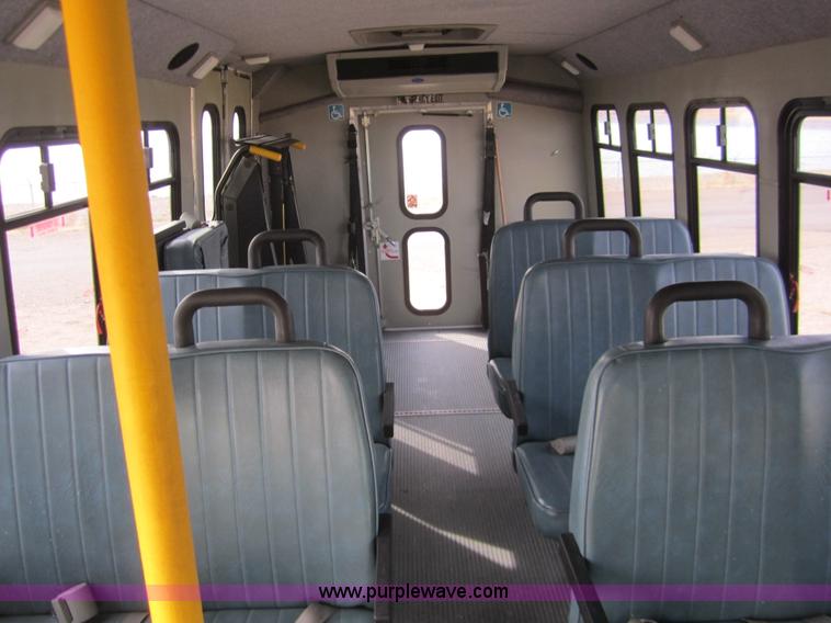 image for item 2982 2001 Chevrolet Express G3500 transit bus