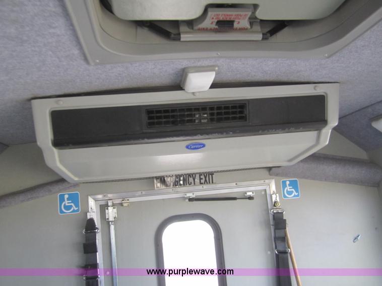 image for item 2982 2001 Chevrolet Express G3500 transit bus