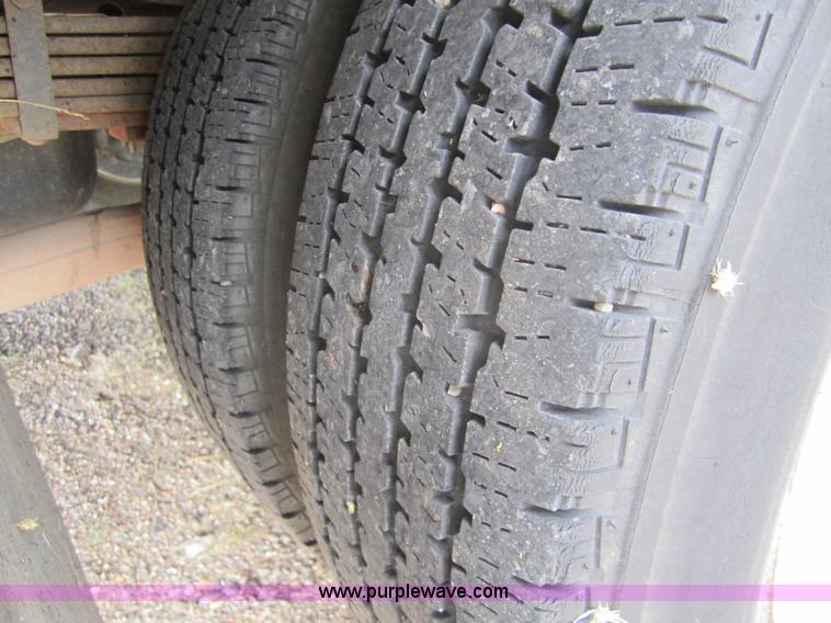 image for item 2982 2001 Chevrolet Express G3500 transit bus