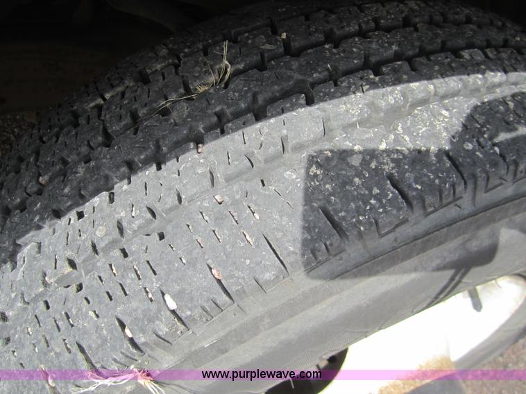 image for item 2982 2001 Chevrolet Express G3500 transit bus