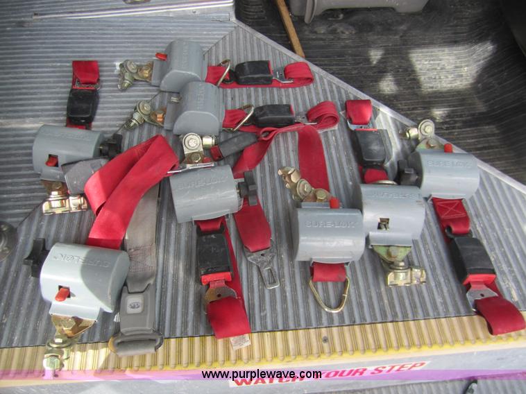 image for item 2982 2001 Chevrolet Express G3500 transit bus