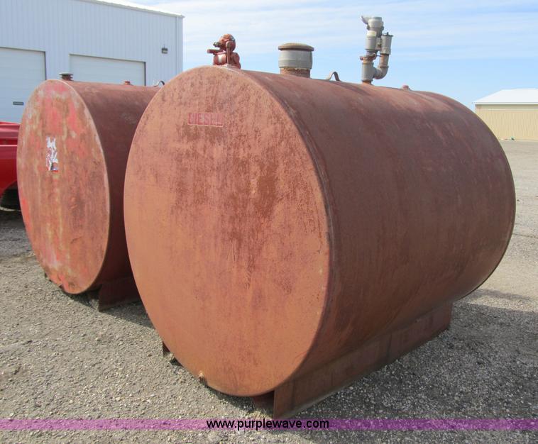 image for item 4099 (2) 1,000 gallon fuel tanks