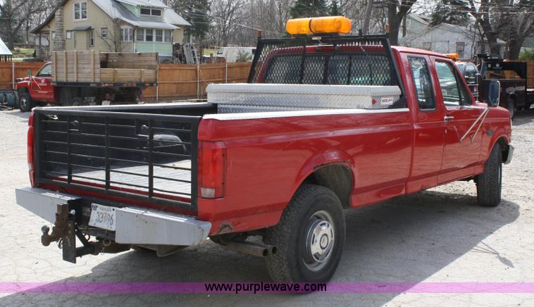 image for item 5039 1995 Ford F250 XL extended cab pickup truck