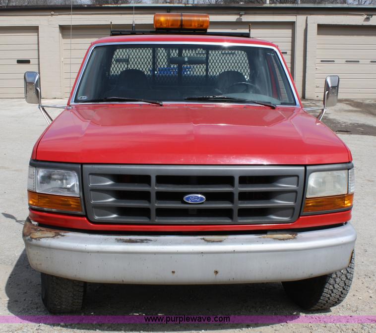image for item 5039 1995 Ford F250 XL extended cab pickup truck