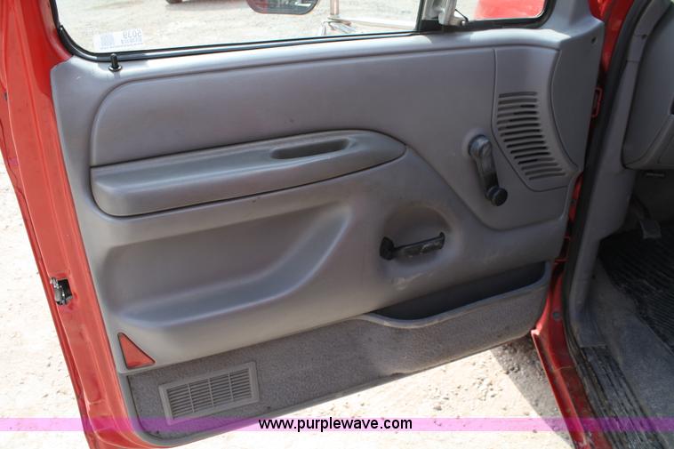 image for item 5039 1995 Ford F250 XL extended cab pickup truck