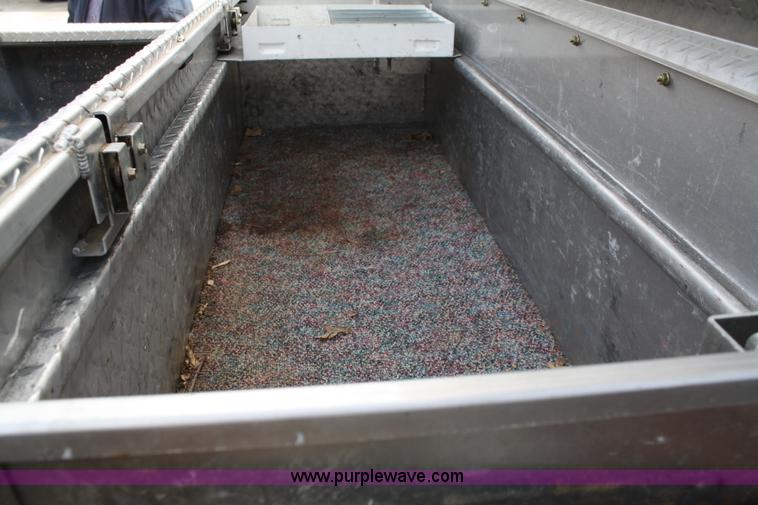 image for item 5039 1995 Ford F250 XL extended cab pickup truck