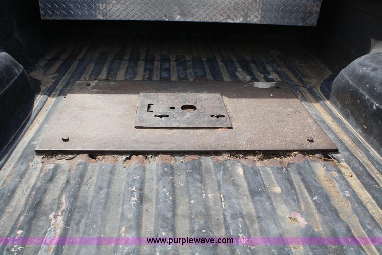 image for item 5039 1995 Ford F250 XL extended cab pickup truck