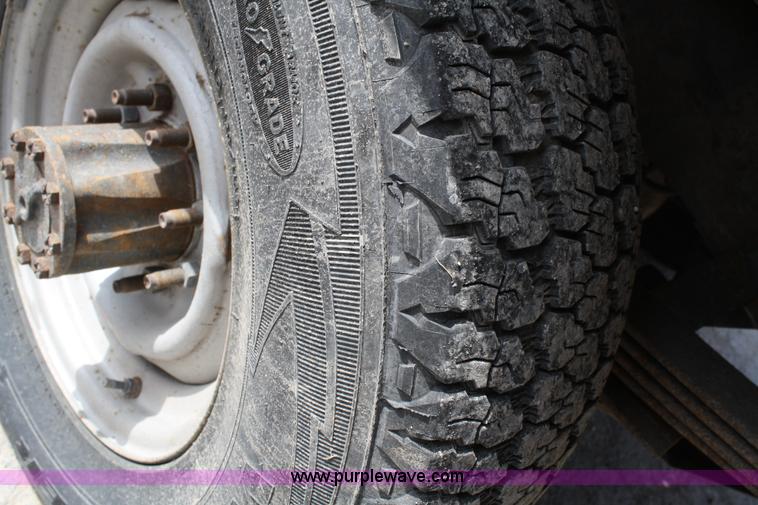 image for item 5039 1995 Ford F250 XL extended cab pickup truck