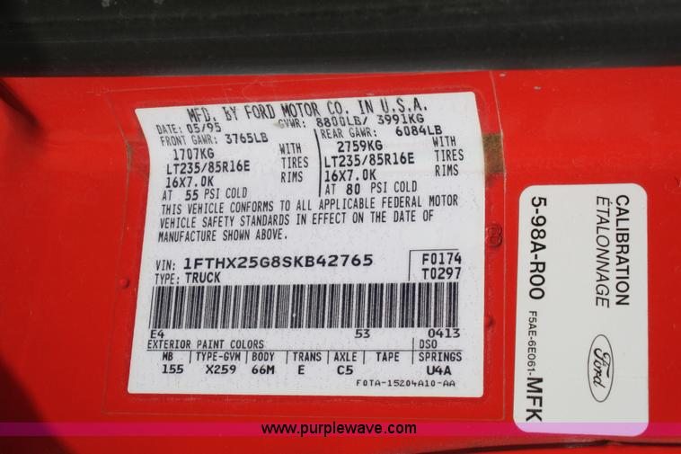 image for item 5039 1995 Ford F250 XL extended cab pickup truck