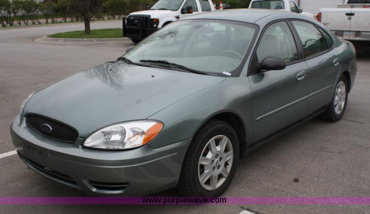 image for item 5095 2007 Ford Taurus SE