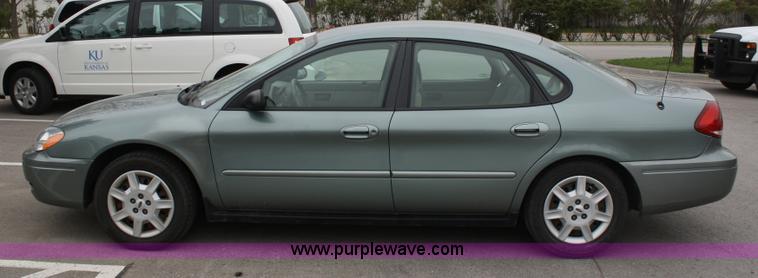 image for item 5095 2007 Ford Taurus SE