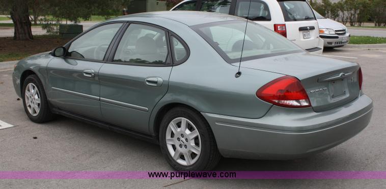 image for item 5095 2007 Ford Taurus SE