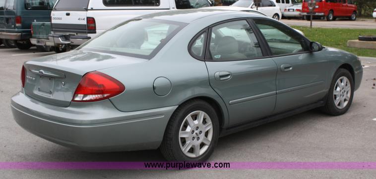 image for item 5095 2007 Ford Taurus SE