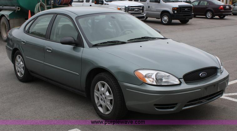 image for item 5095 2007 Ford Taurus SE