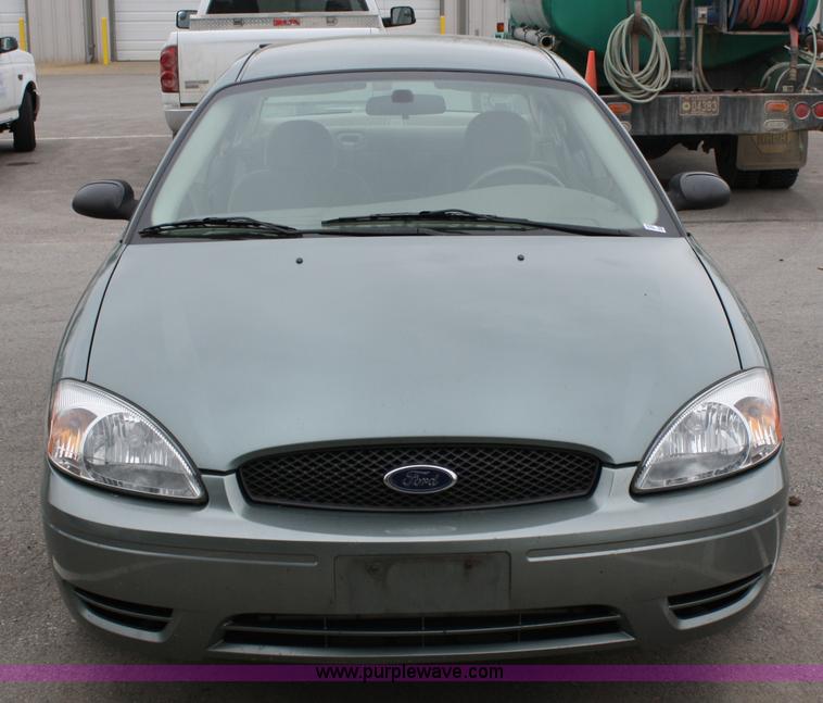 image for item 5095 2007 Ford Taurus SE