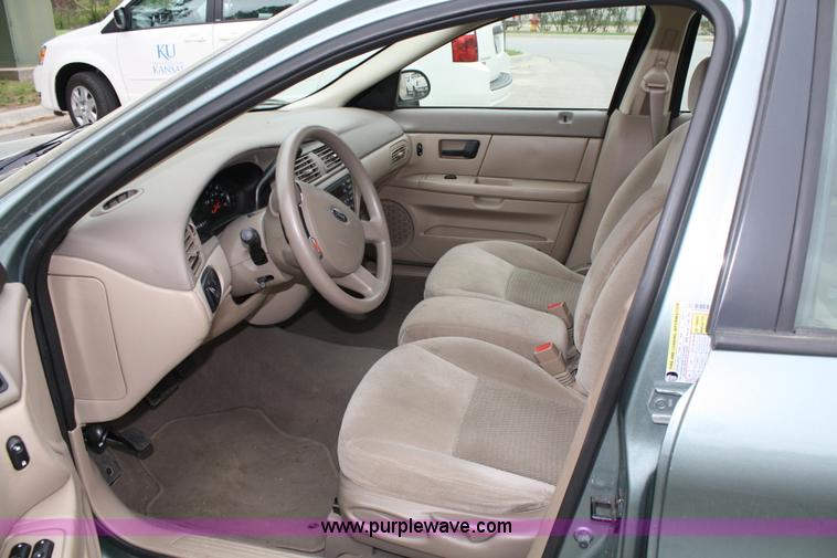 image for item 5095 2007 Ford Taurus SE