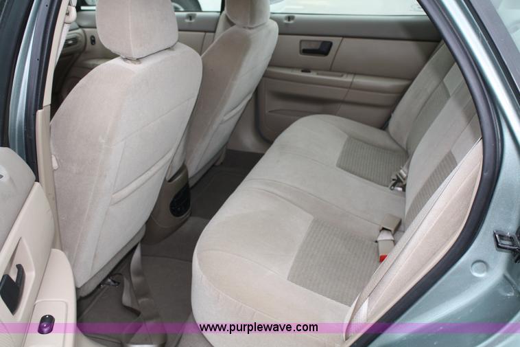 image for item 5095 2007 Ford Taurus SE