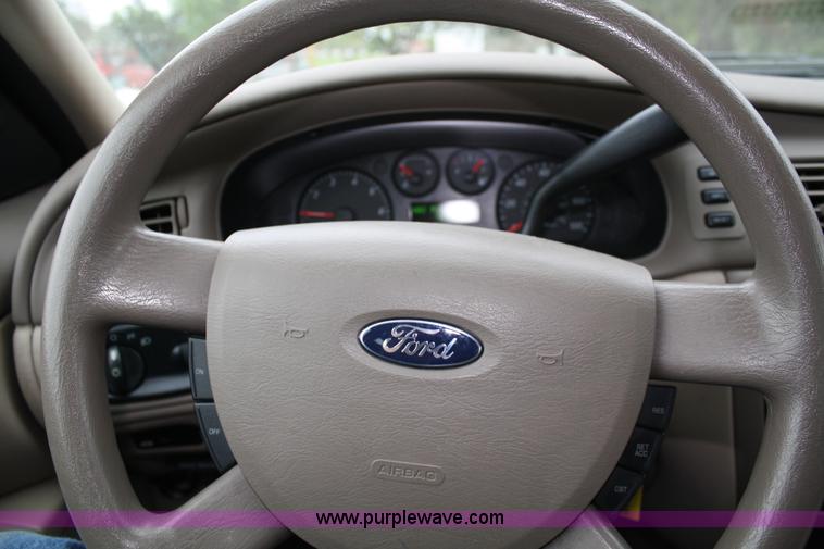 image for item 5095 2007 Ford Taurus SE