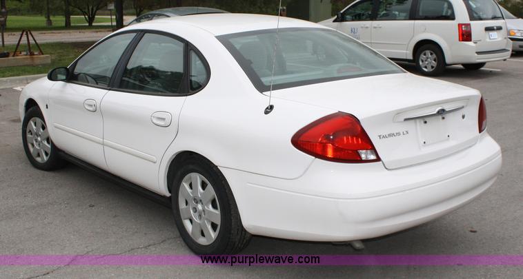 image for item 5096 2001 Ford Taurus LE