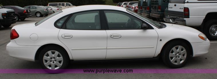 image for item 5096 2001 Ford Taurus LE