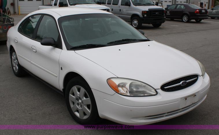 image for item 5096 2001 Ford Taurus LE