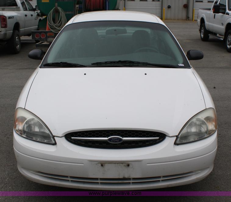 image for item 5096 2001 Ford Taurus LE