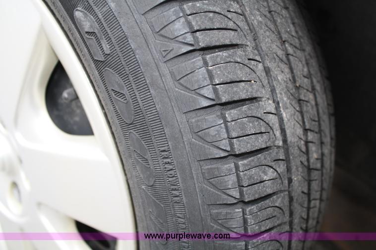 image for item 5096 2001 Ford Taurus LE