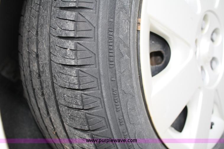 image for item 5096 2001 Ford Taurus LE