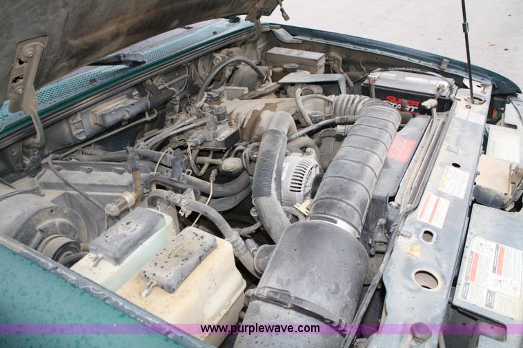image for item 5098 1996 Ford Ranger XLT supercab pickup truck