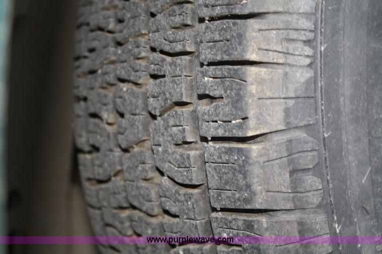 image for item 5098 1996 Ford Ranger XLT supercab pickup truck