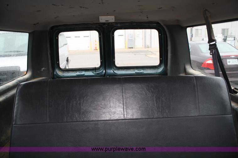 image for item 5100 1996 Ford Club Wagon E150 van
