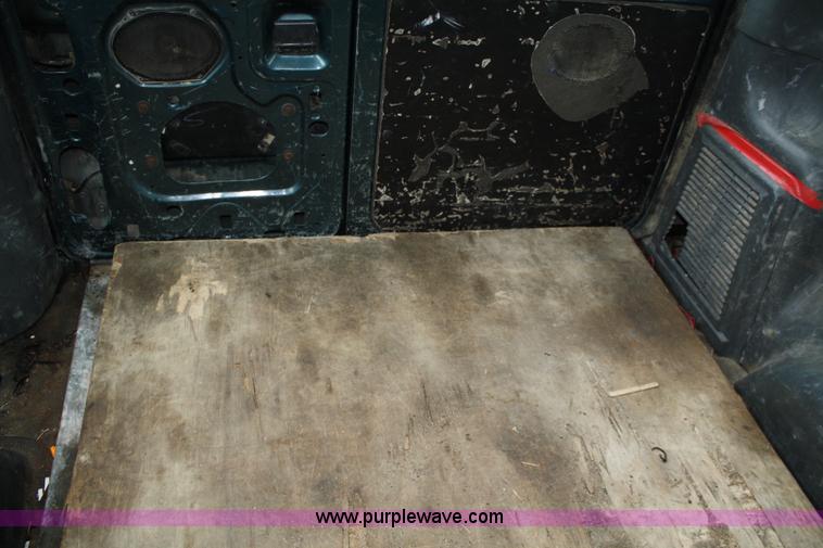 image for item 5101 1996 Ford Club Wagon E150 van