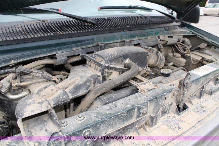 image for item 5101 1996 Ford Club Wagon E150 van