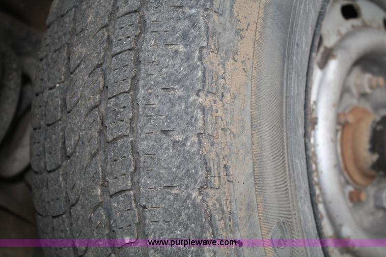 image for item 5101 1996 Ford Club Wagon E150 van